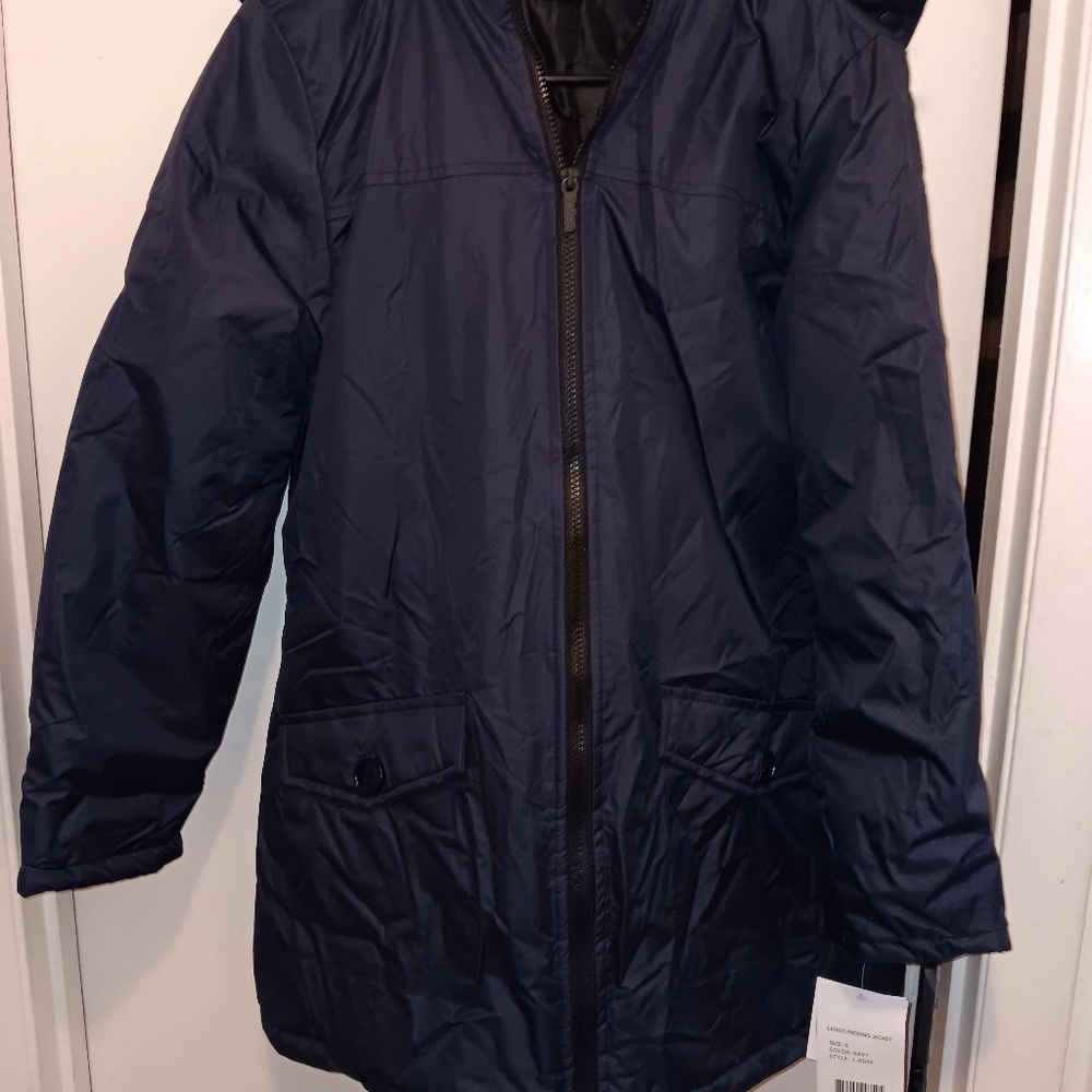 women's navy Totes winter jacket with fur hood size small.